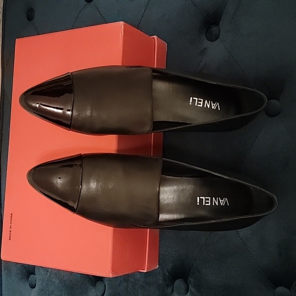 Vaneli Black Flats 'Fable' 8.5 Narrow NIB - Picture 11 of 16